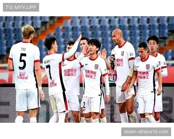 中超2026赛季前瞻:沪上双雄领跑争冠集团,泰山海港谁主沉浮? 中超2026赛季前瞻:沪上双雄领跑争冠集团,泰山海港谁主沉浮?