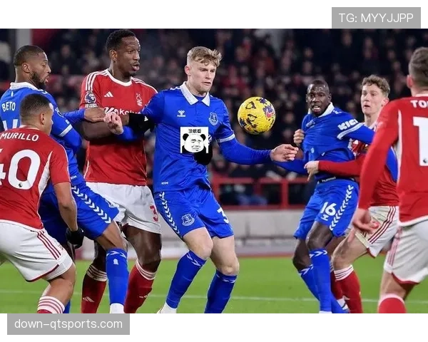 特写:终场哨响,带领球队成功保级的埃弗顿老帅激动落泪 特写:终场哨响,带领球队成功保级的埃弗顿老帅激动落泪